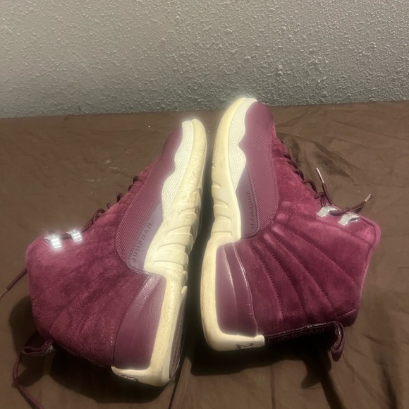 Jordan Athletic Shoes in Burgundy and White Retro 12 Bordeaux Nike - Picture 2 of 9